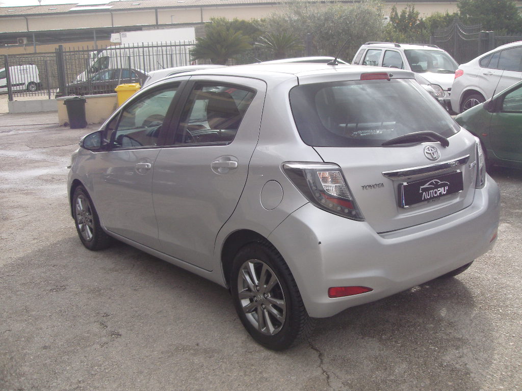 TOYOTA YARIS 1.0 BENZINA LOUNGE